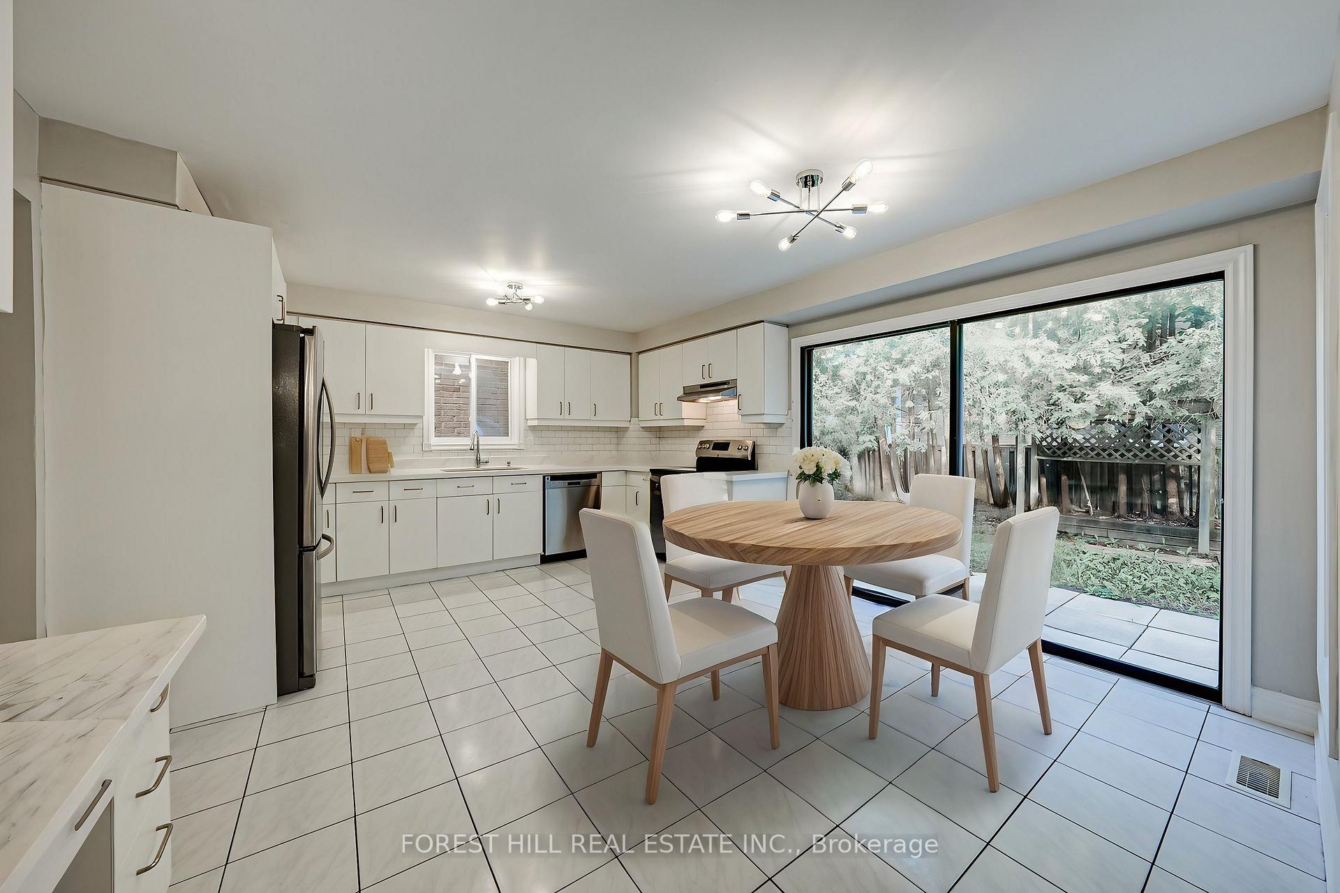 Photo 13 of 300 Conley Street, Vaughan, Lakeview Estates — HOMEH