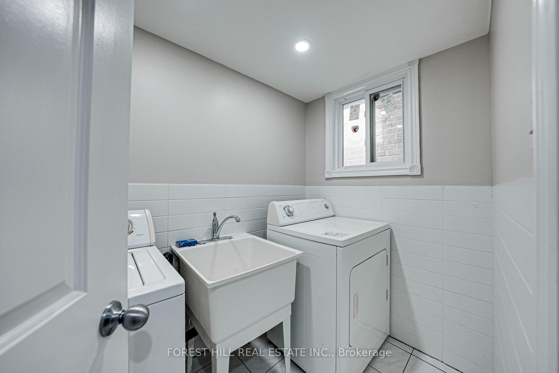 Photo 16 of 300 Conley Street, Vaughan, Lakeview Estates — HOMEH