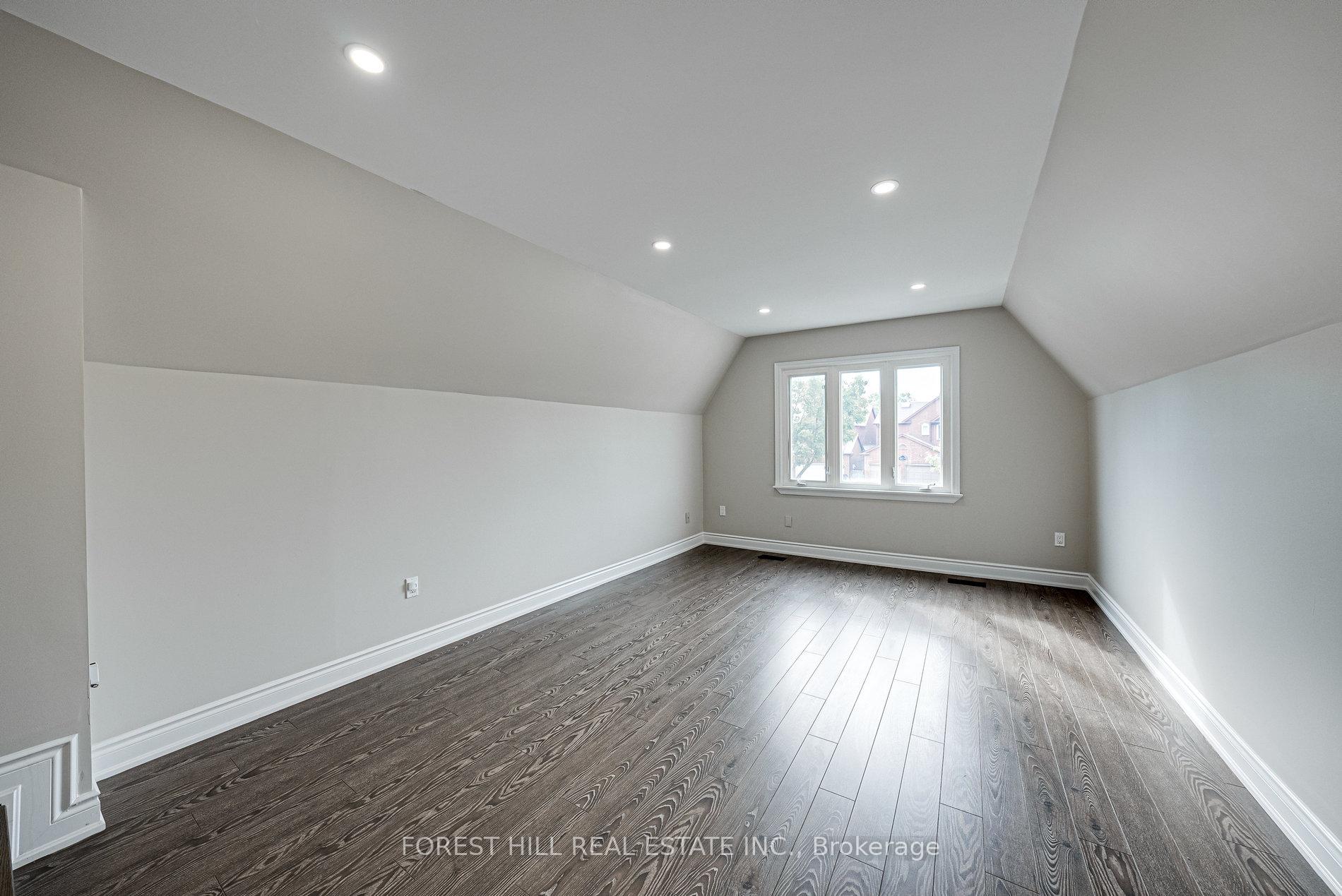 Photo 19 of 300 Conley Street, Vaughan, Lakeview Estates — HOMEH