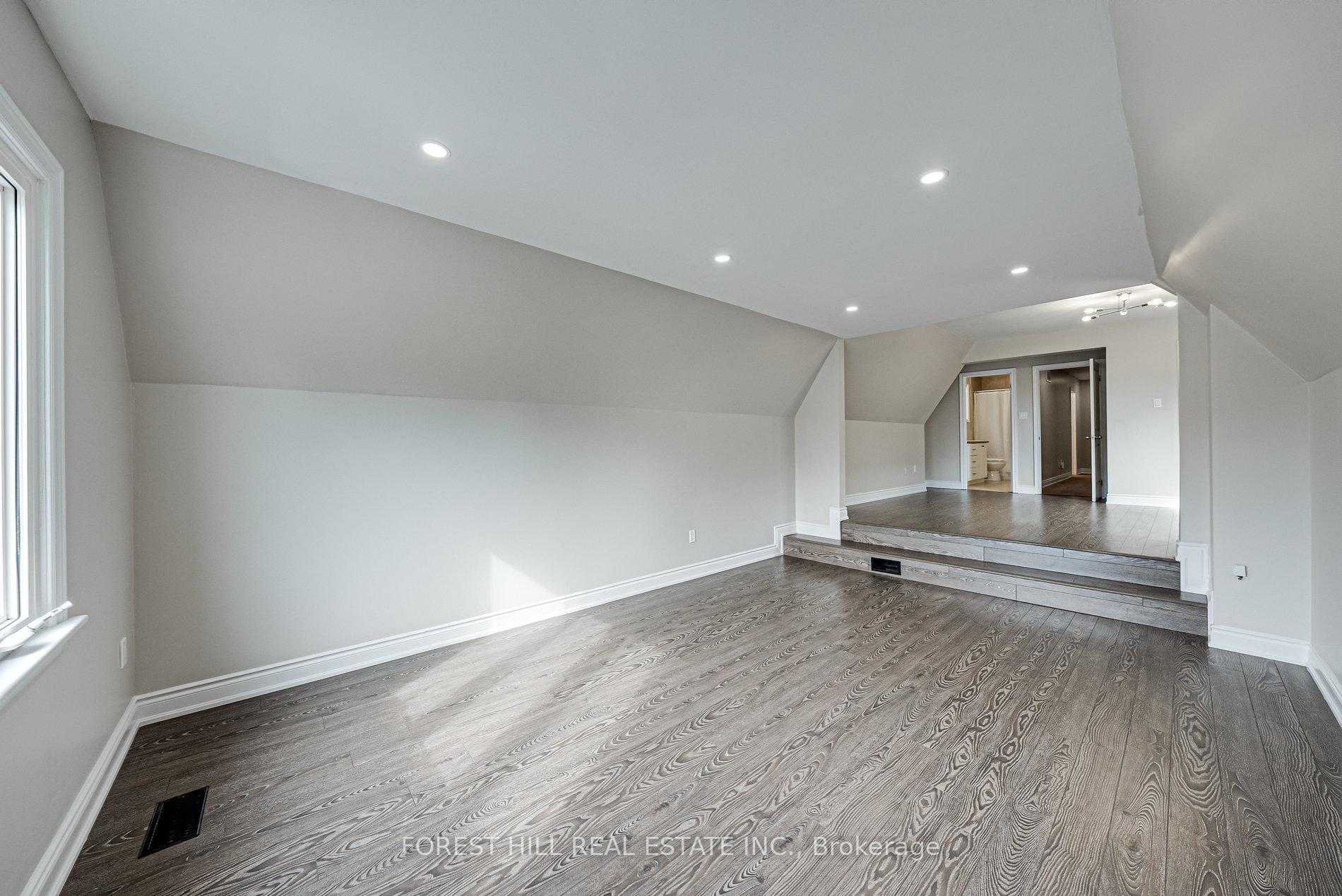 Photo 20 of 300 Conley Street, Vaughan, Lakeview Estates — HOMEH