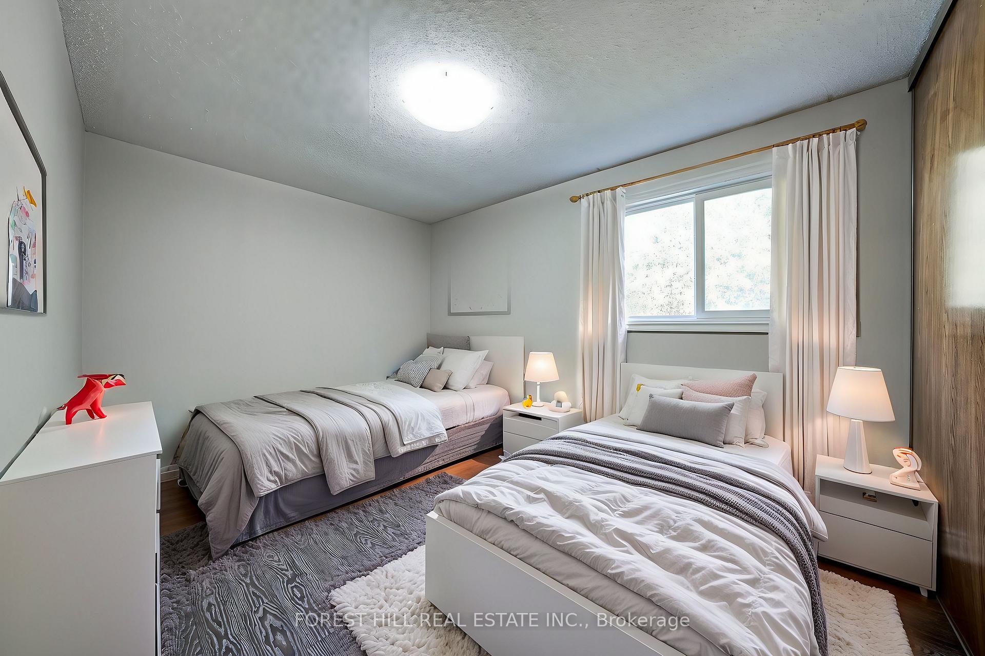 Photo 24 of 300 Conley Street, Vaughan, Lakeview Estates — HOMEH