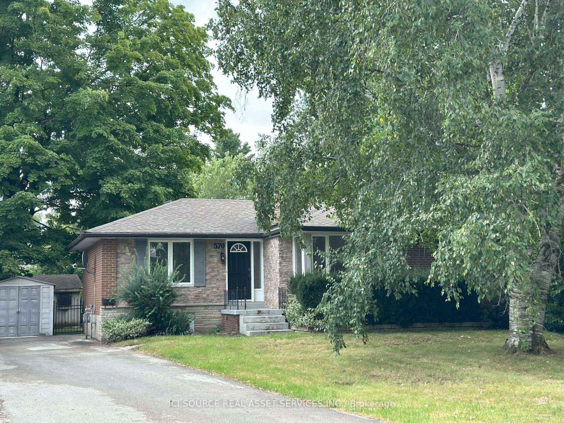 Photo 1 of 570 Wingrove Crescent, Oakville, West — HOMEH