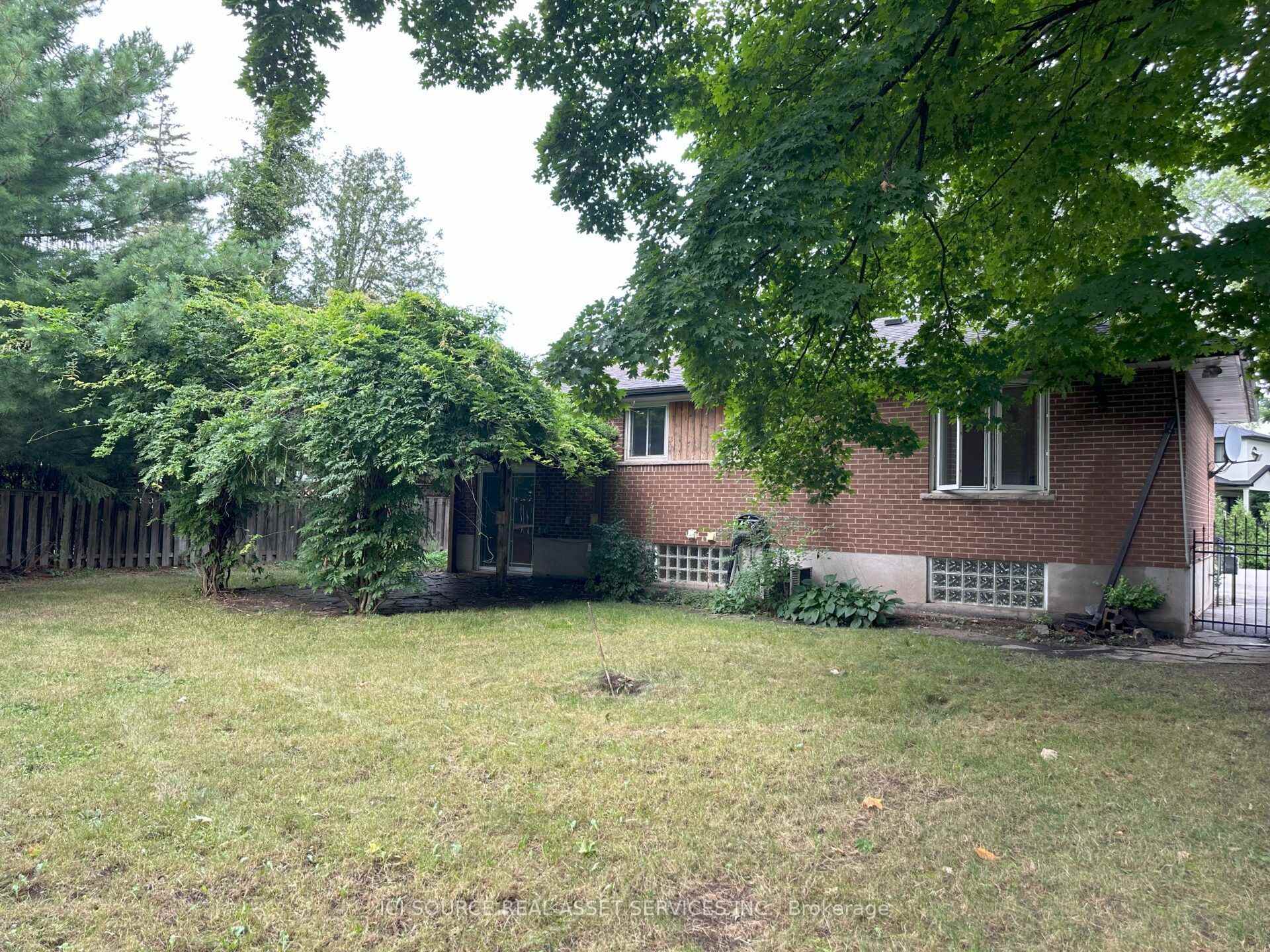 Photo 2 of 570 Wingrove Crescent, Oakville, West — HOMEH