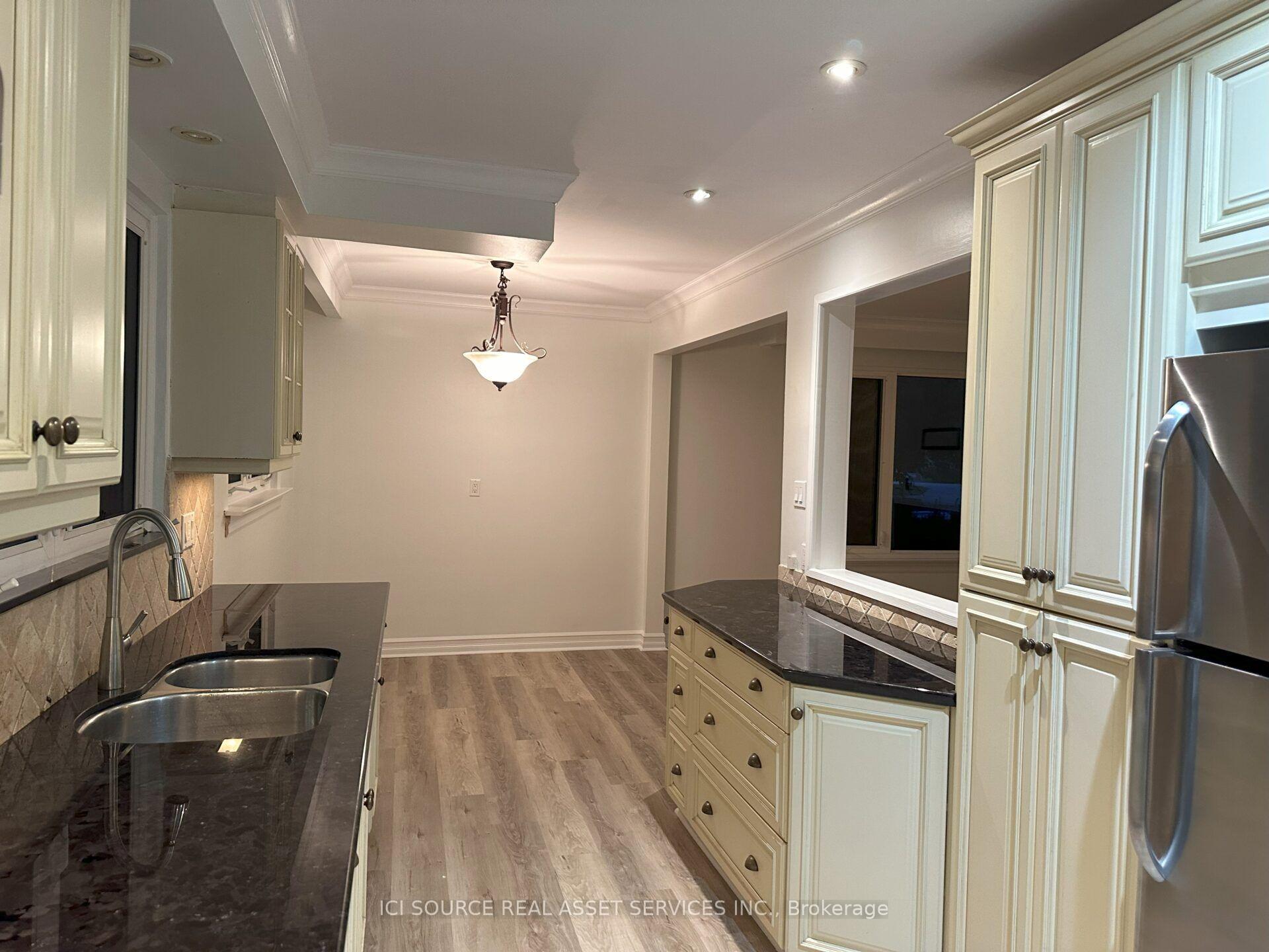 Photo 5 of 570 Wingrove Crescent, Oakville, West — HOMEH