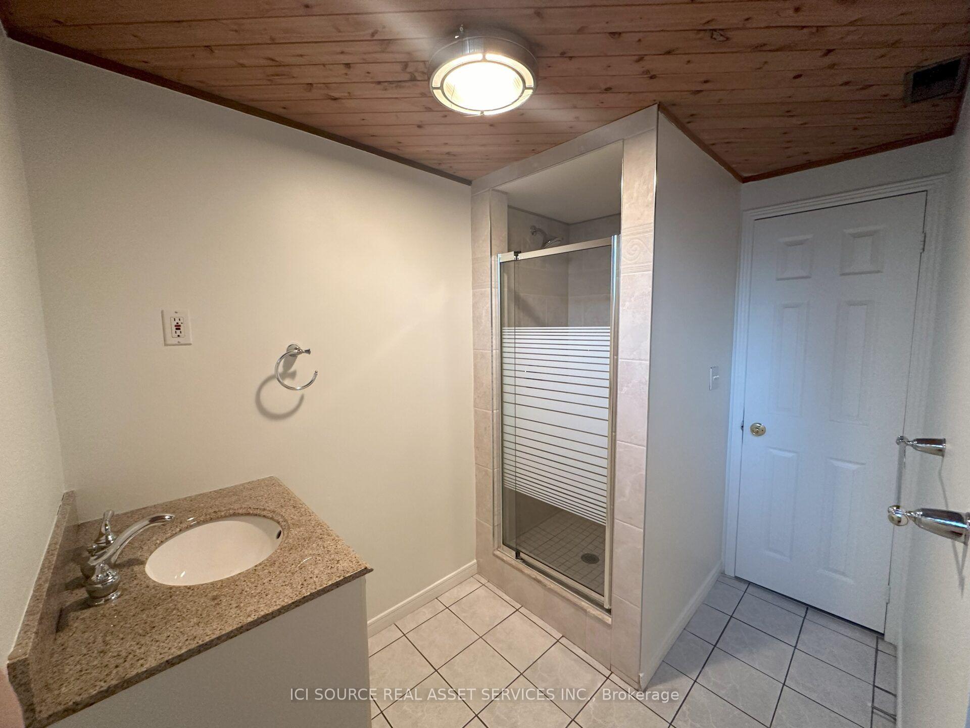 Photo 12 of 570 Wingrove Crescent, Oakville, West — HOMEH