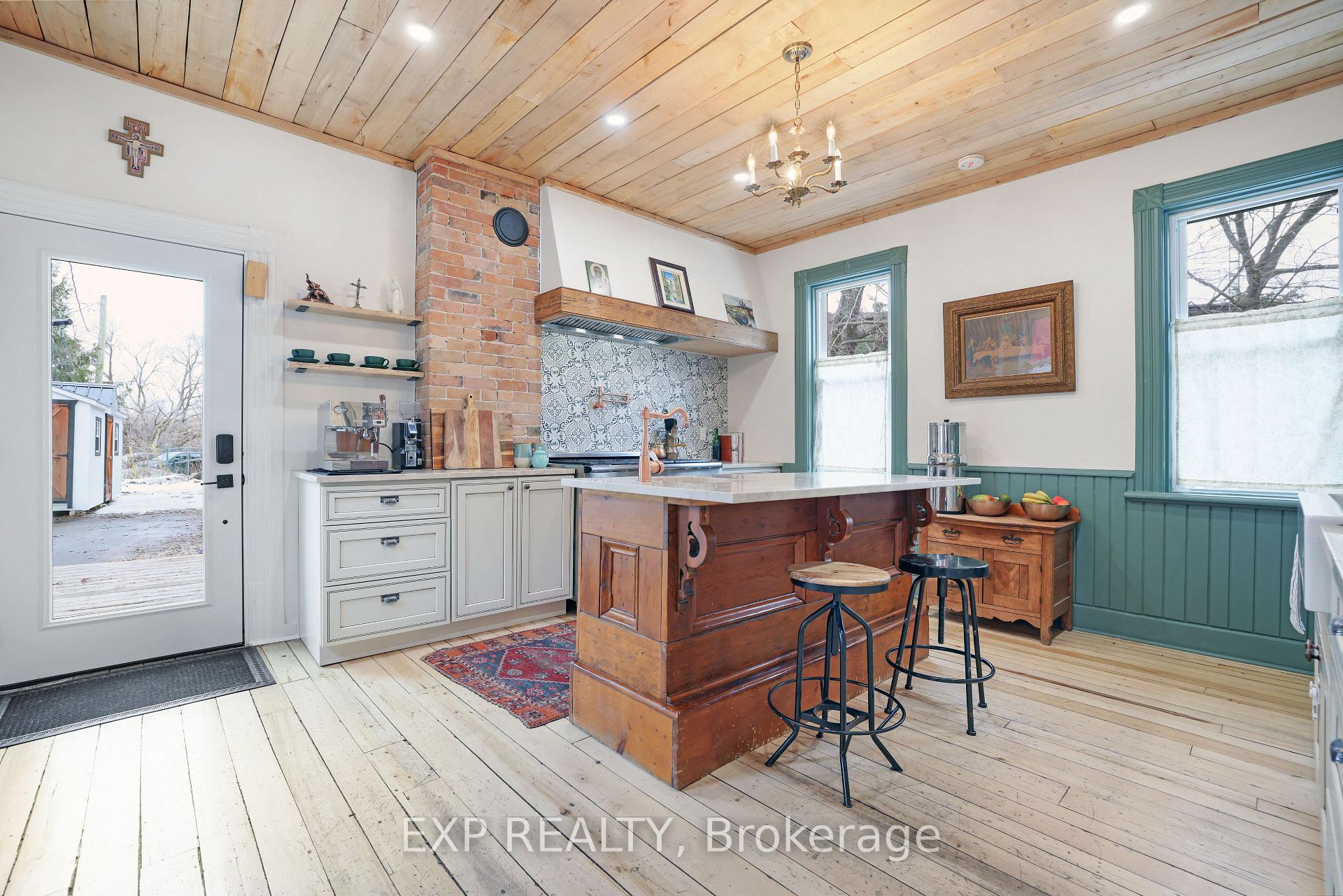 Photo 15 of 128 Renfrew Avenue E, Renfrew, Renfrew — HOMEH
