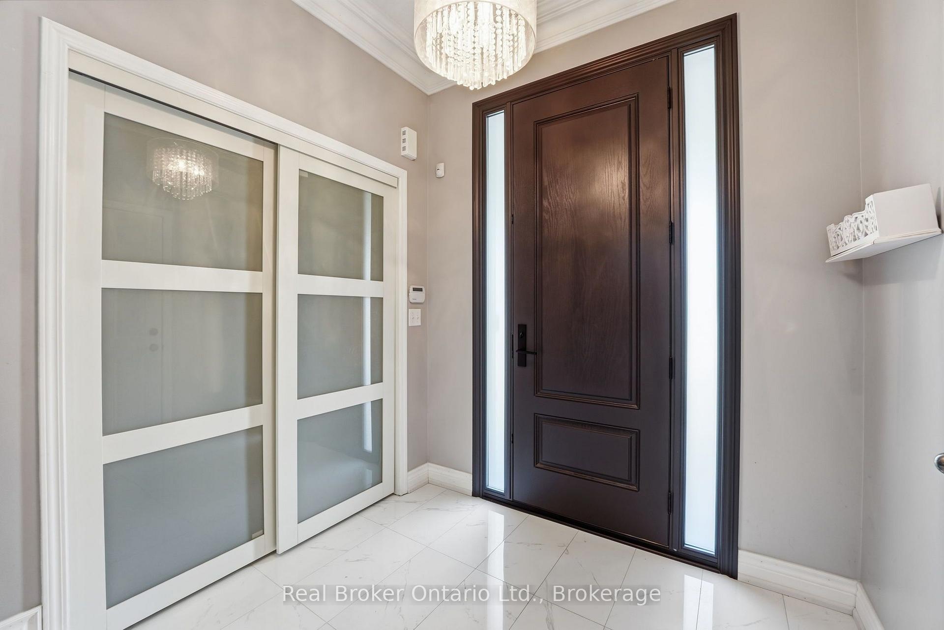 Photo 4 of 3293 Steeplechase Drive, Burlington, Alton — HOMEH