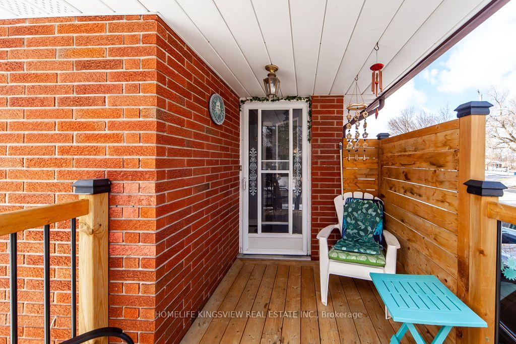 Photo 2 of 37 Allan Drive, St. Catharines, Fairview — HOMEH