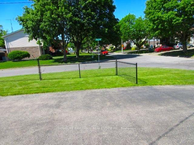 Photo 6 of 37 Allan Drive, St. Catharines, Fairview — HOMEH