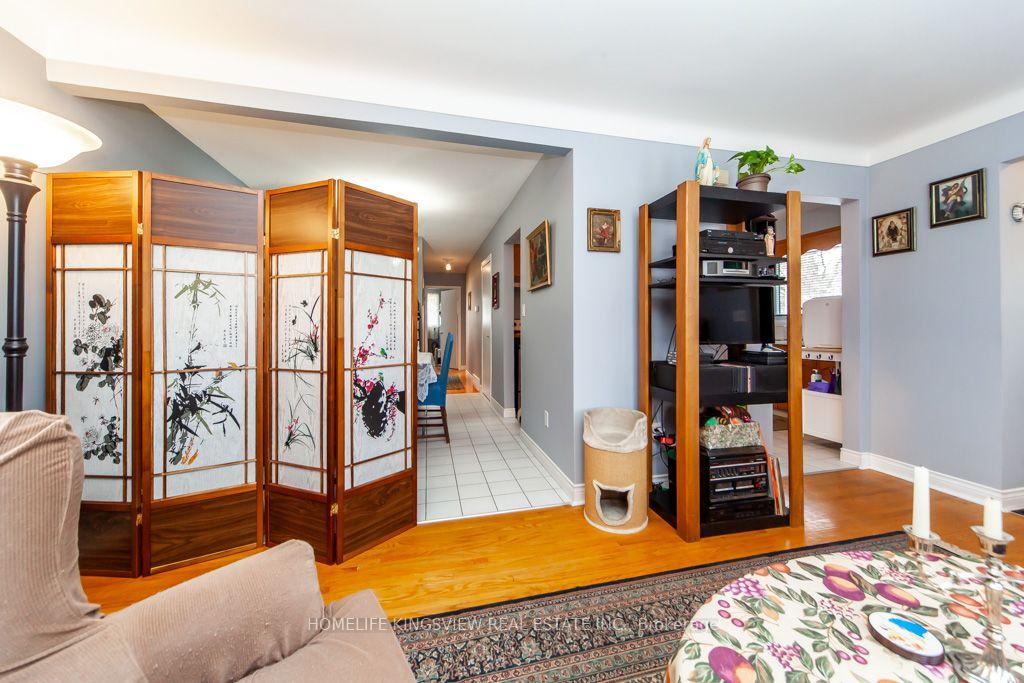 Photo 11 of 37 Allan Drive, St. Catharines, Fairview — HOMEH