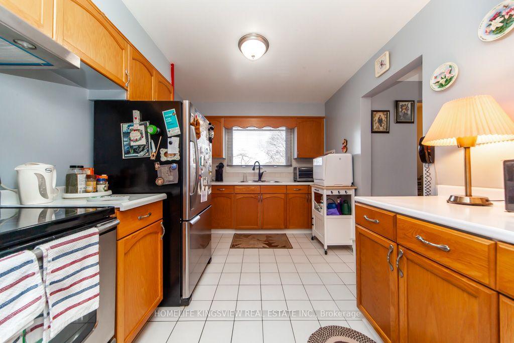 Photo 14 of 37 Allan Drive, St. Catharines, Fairview — HOMEH