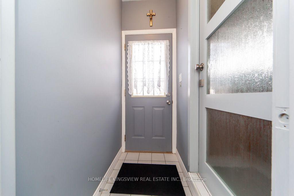 Photo 22 of 37 Allan Drive, St. Catharines, Fairview — HOMEH