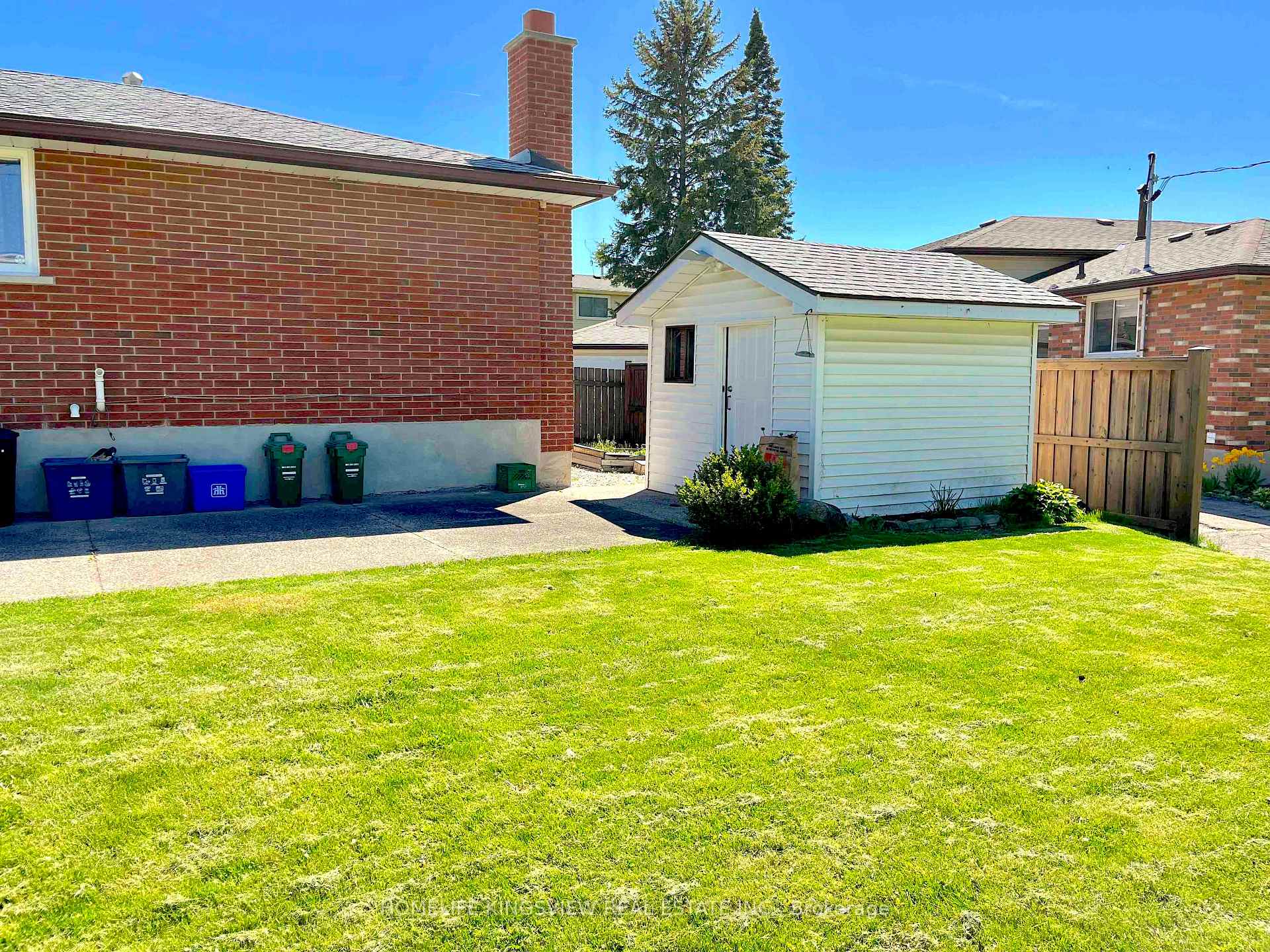 Photo 32 of 37 Allan Drive, St. Catharines, Fairview — HOMEH