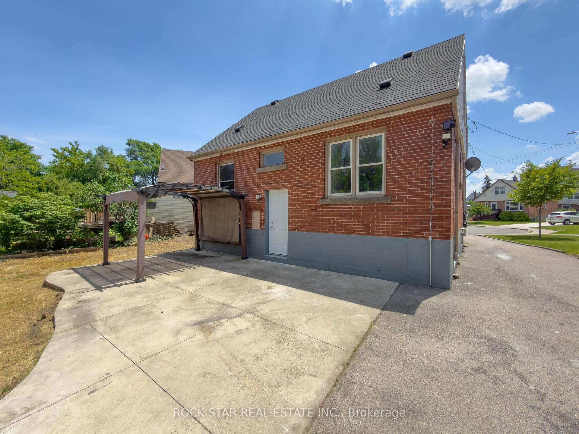 Photo 6 of 20 Patricia Place, Hamilton, Raleigh — HOMEH