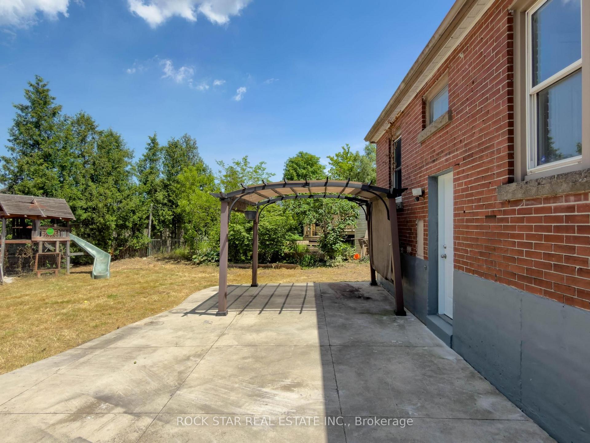 Photo 7 of 20 Patricia Place, Hamilton, Raleigh — HOMEH