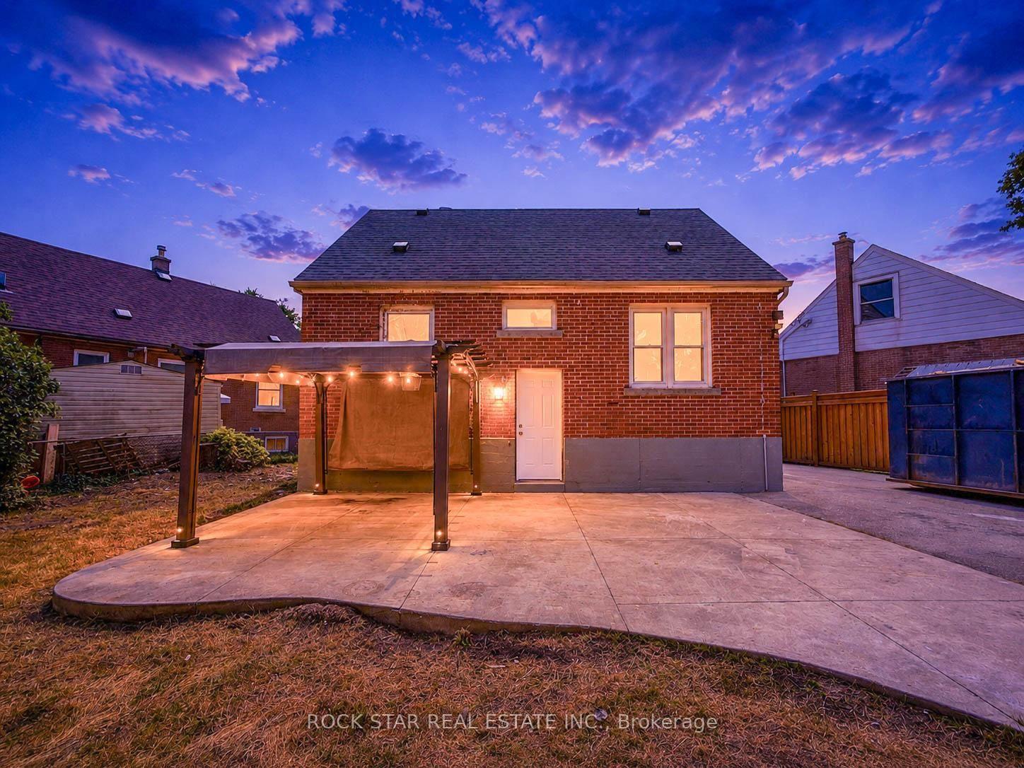Photo 40 of 20 Patricia Place, Hamilton, Raleigh — HOMEH