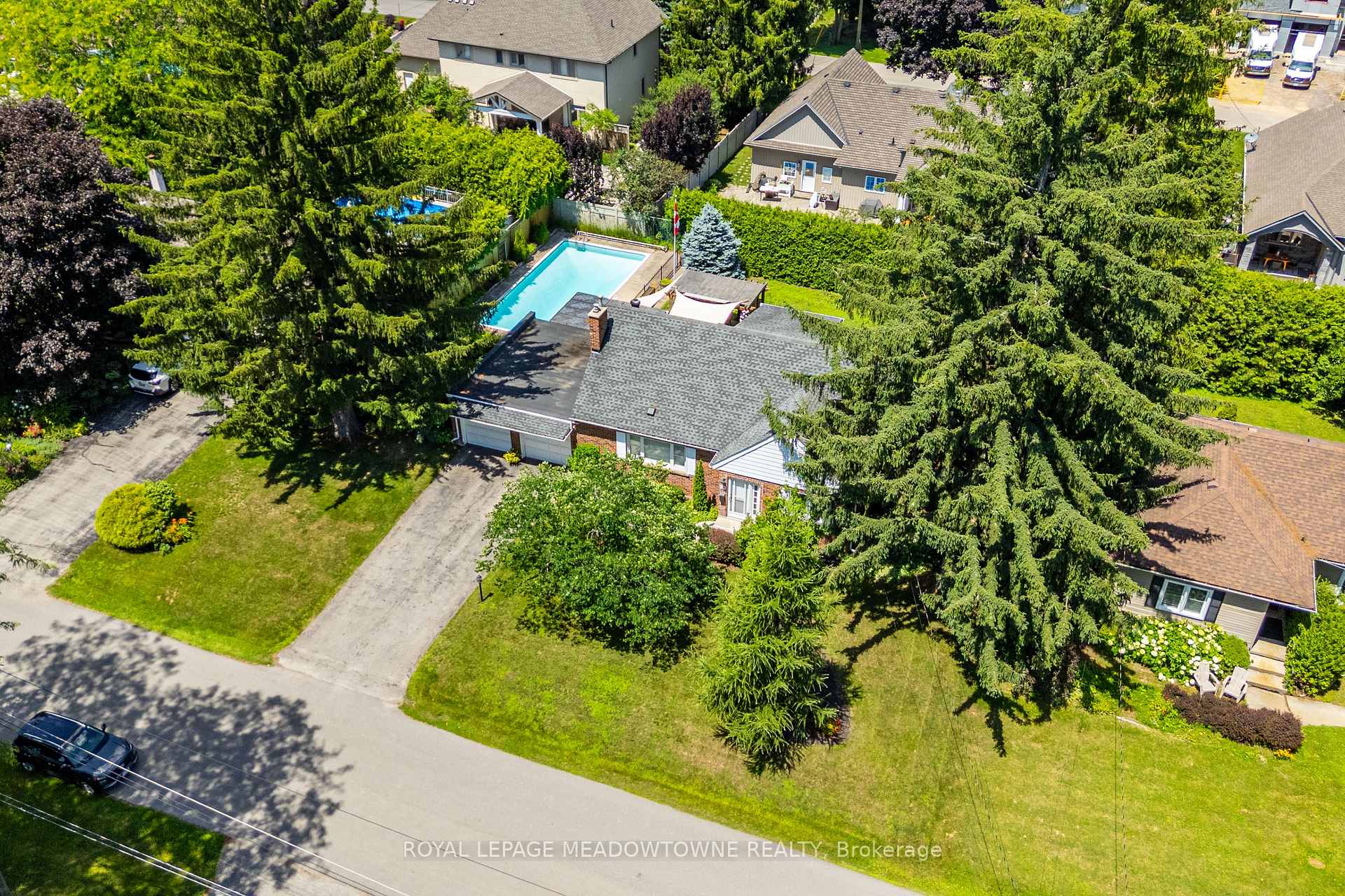 Photo 1 of 33 Parker Avenue, Hamilton, Ancaster — HOMEH