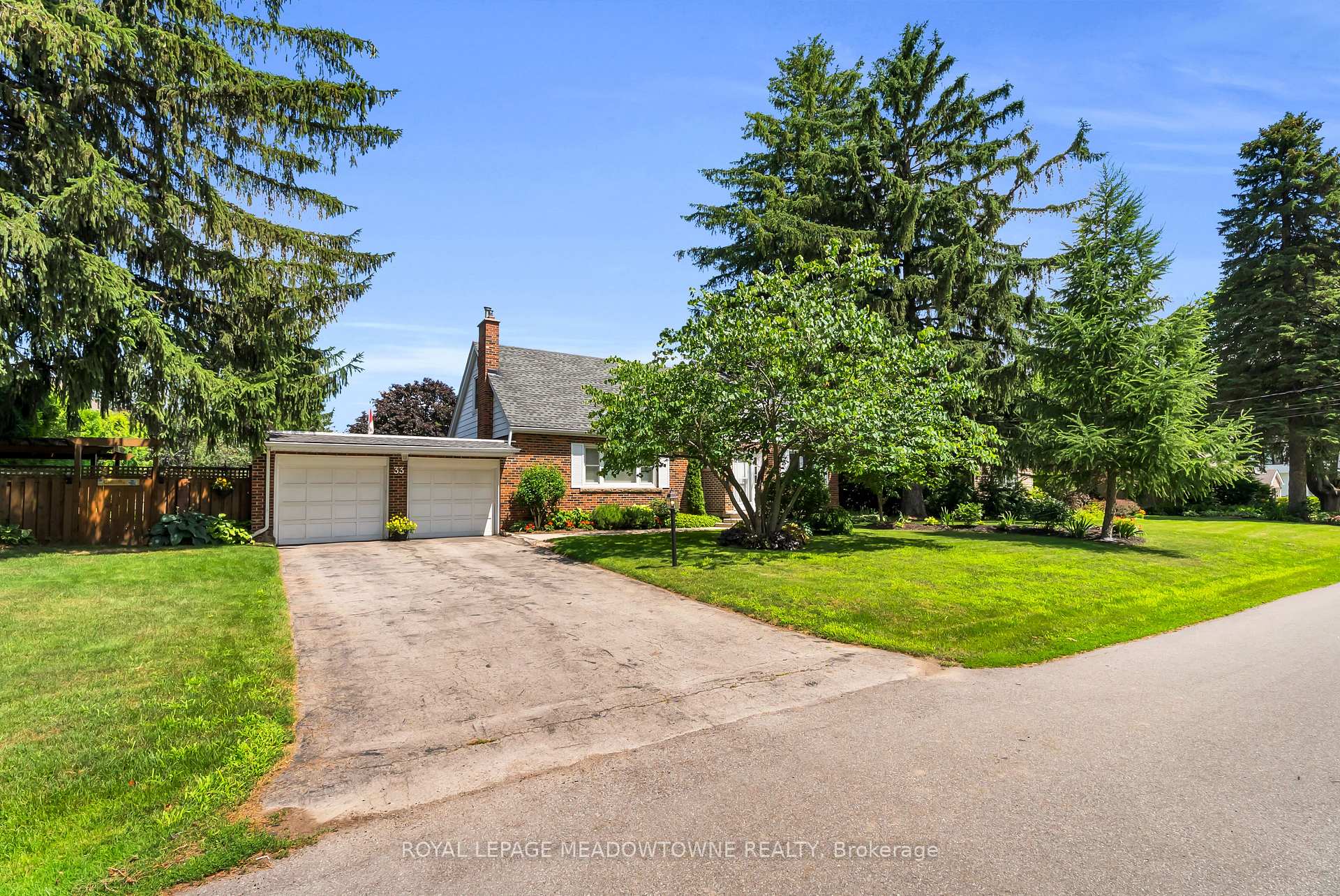 Photo 2 of 33 Parker Avenue, Hamilton, Ancaster — HOMEH