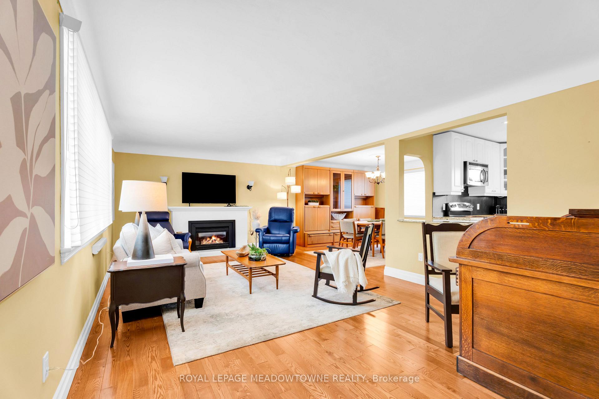 Photo 8 of 33 Parker Avenue, Hamilton, Ancaster — HOMEH