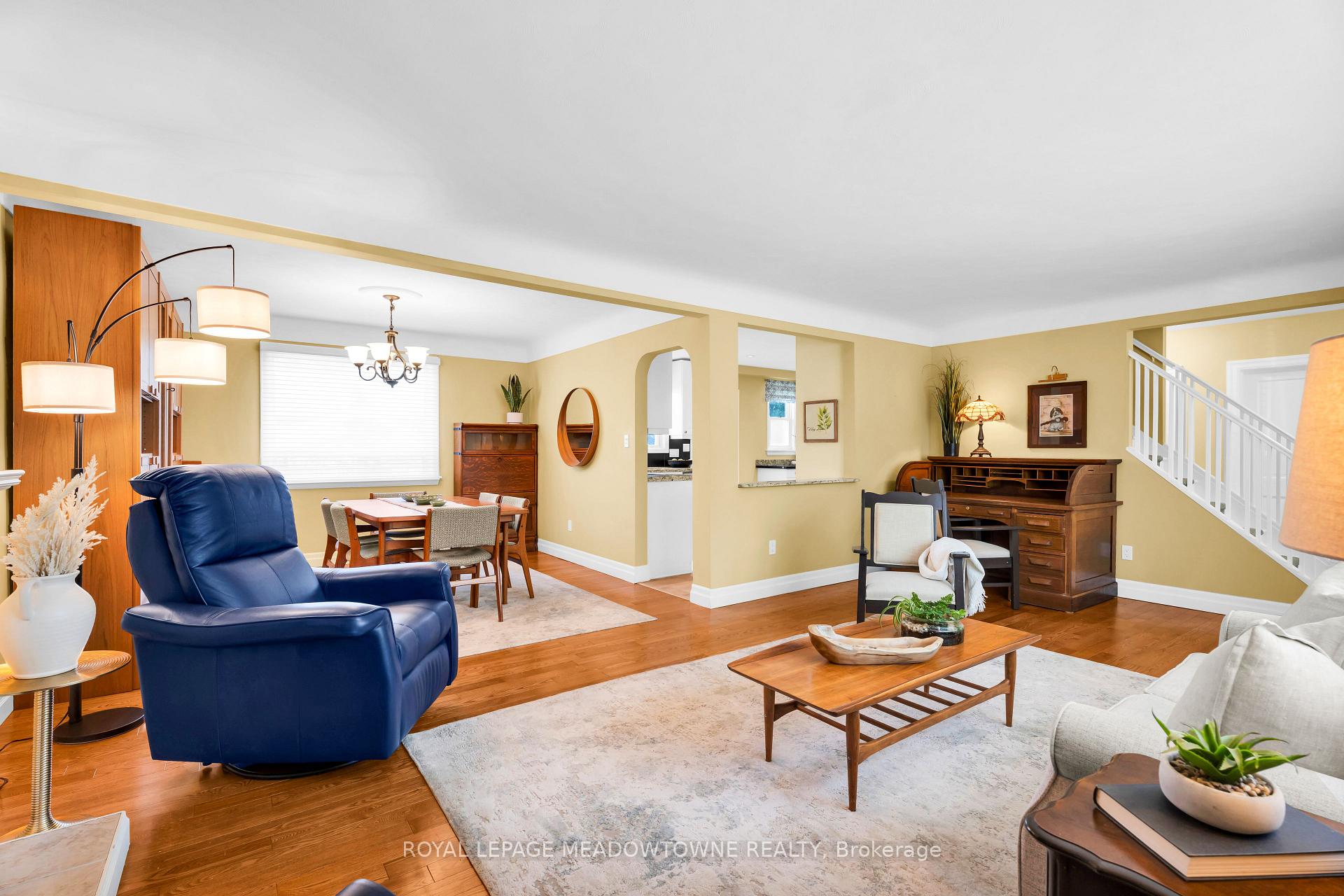 Photo 10 of 33 Parker Avenue, Hamilton, Ancaster — HOMEH