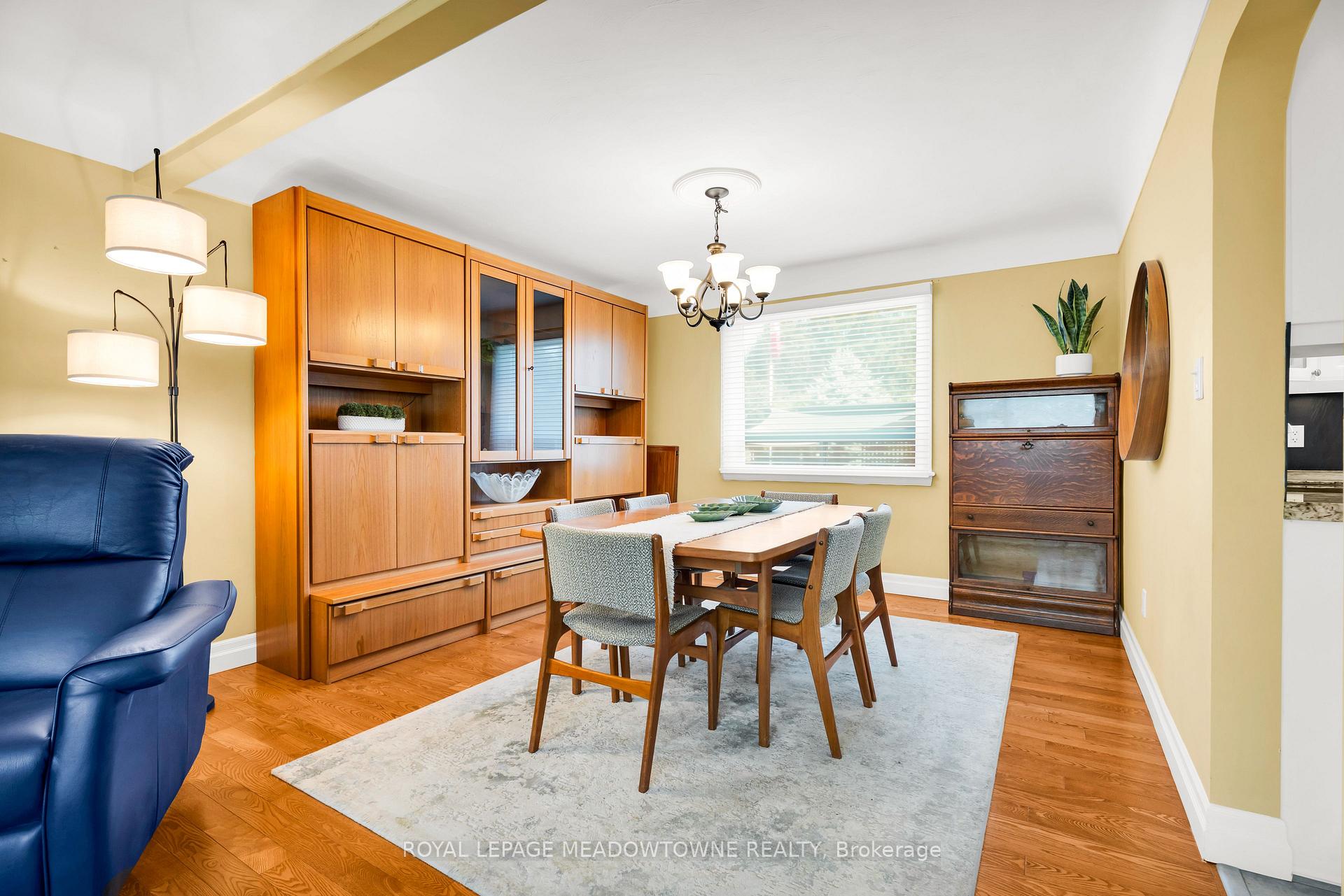 Photo 11 of 33 Parker Avenue, Hamilton, Ancaster — HOMEH