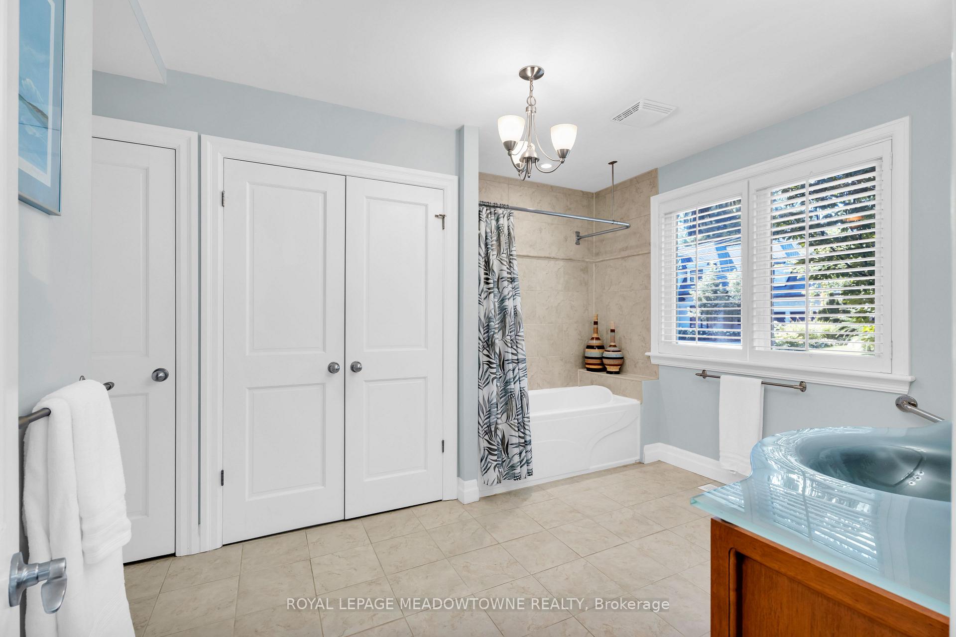 Photo 19 of 33 Parker Avenue, Hamilton, Ancaster — HOMEH