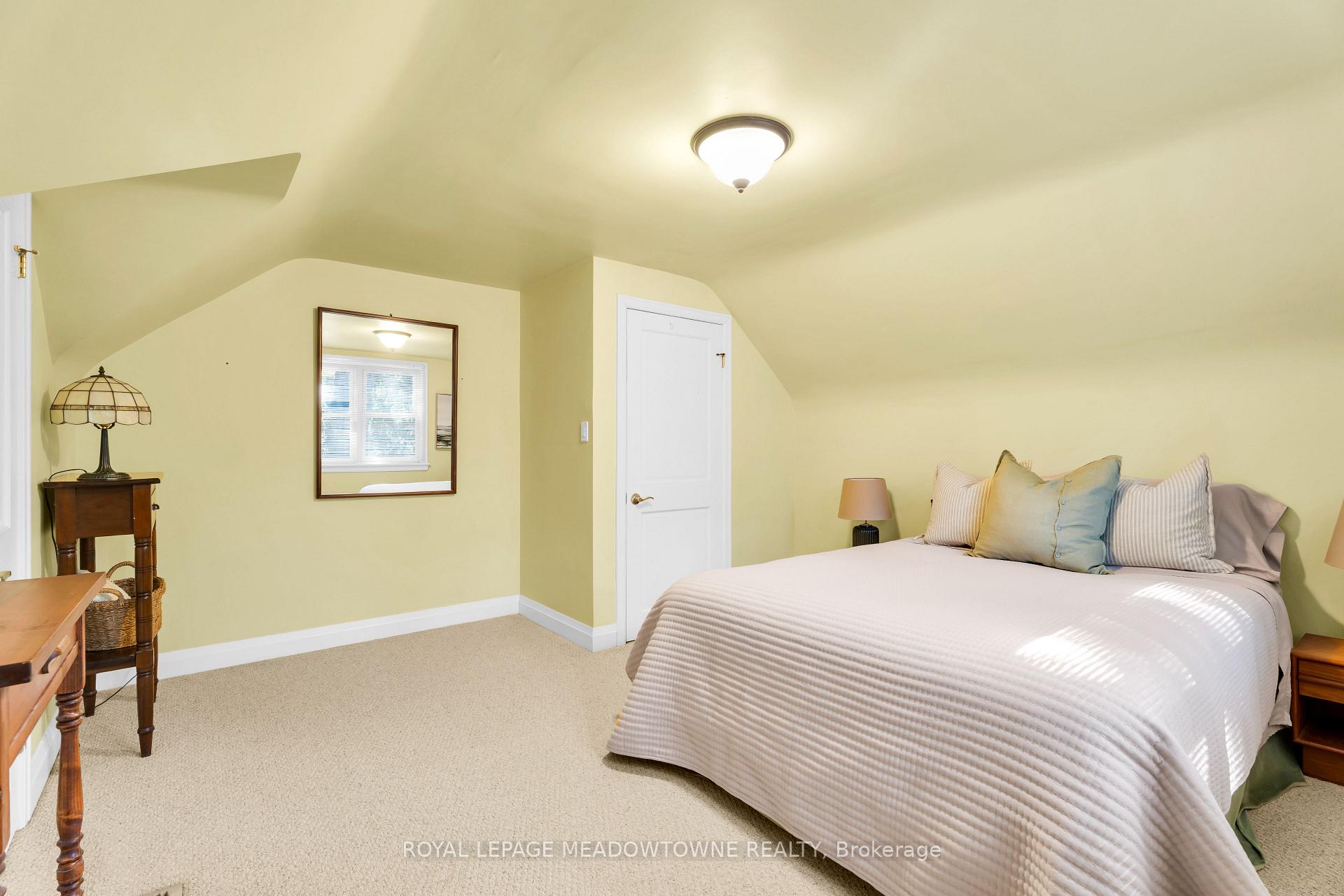 Photo 26 of 33 Parker Avenue, Hamilton, Ancaster — HOMEH