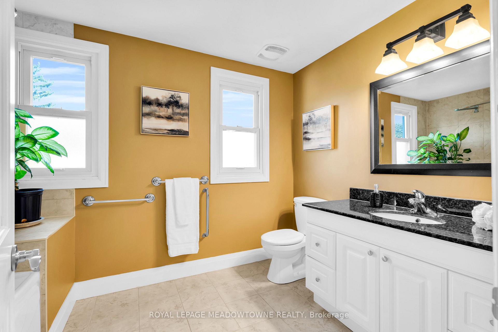 Photo 27 of 33 Parker Avenue, Hamilton, Ancaster — HOMEH