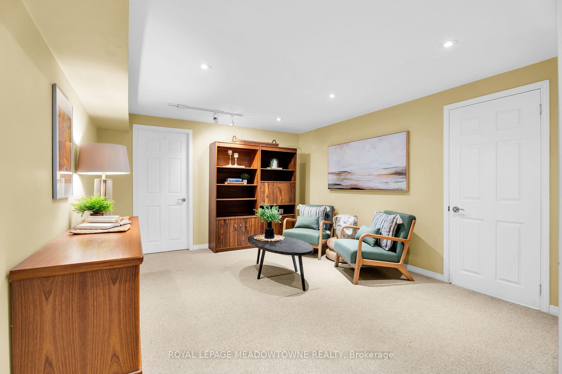 Photo 30 of 33 Parker Avenue, Hamilton, Ancaster — HOMEH