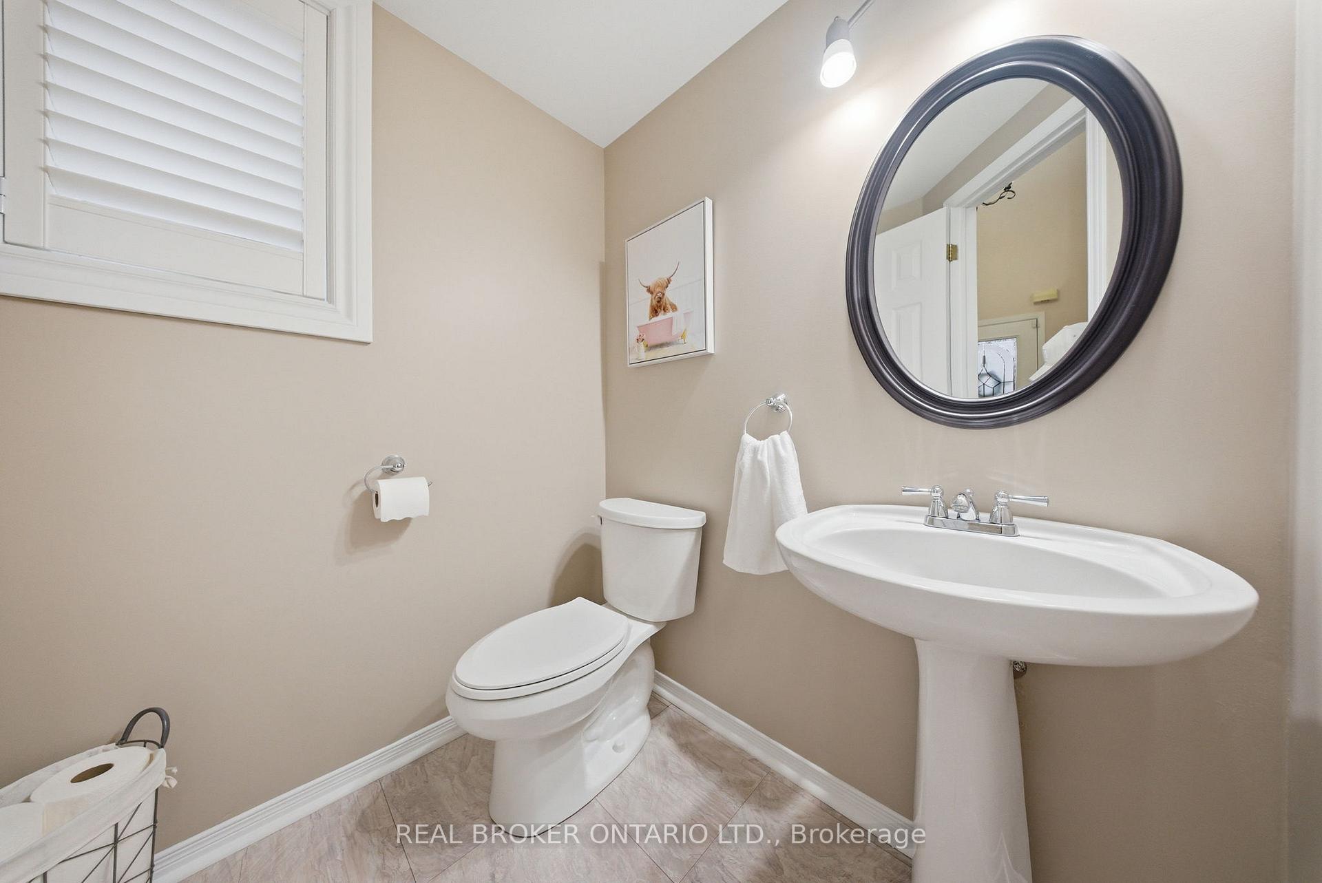 Photo 5 of 29 Alder Street, Orangeville — HOMEH