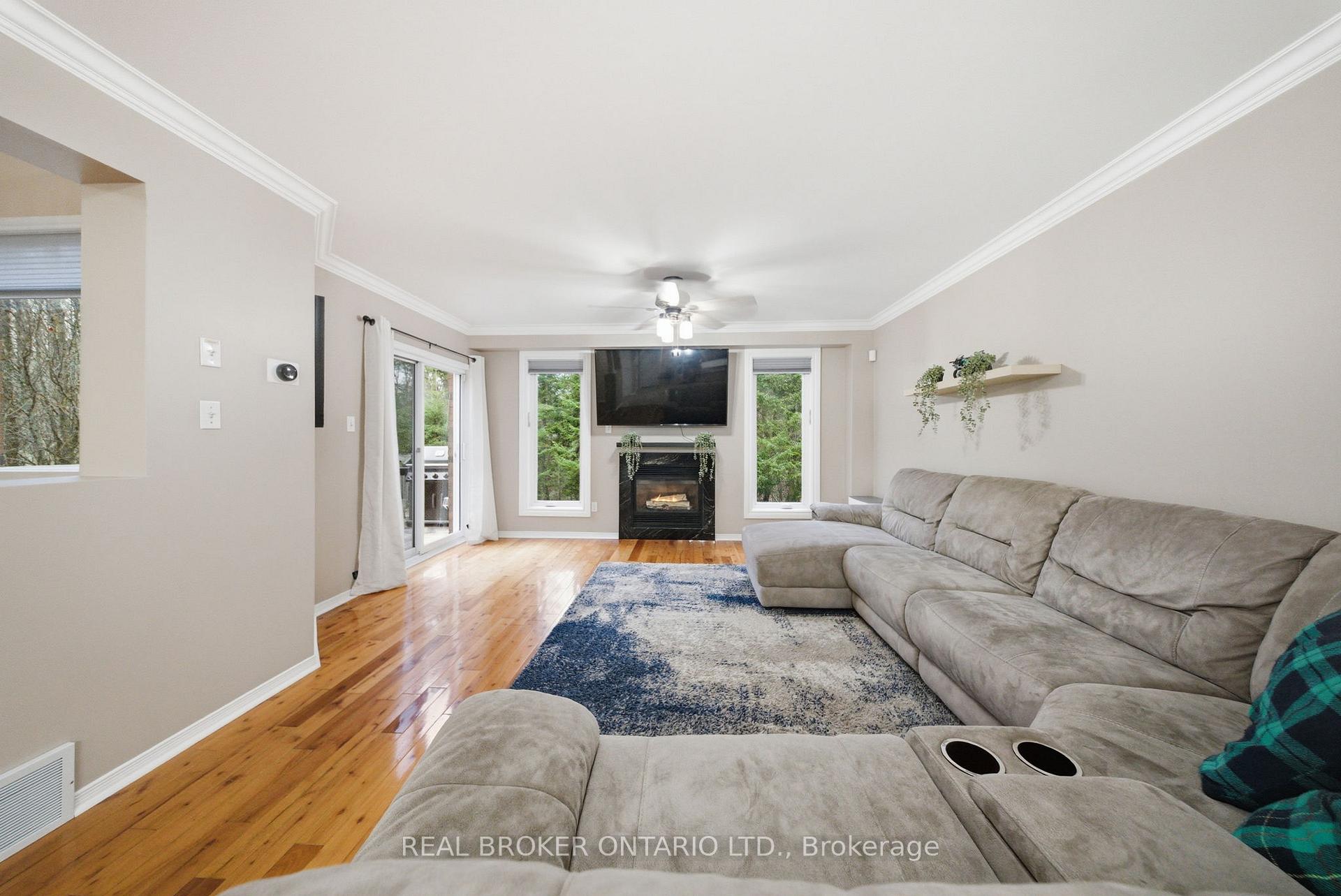 Photo 8 of 29 Alder Street, Orangeville — HOMEH