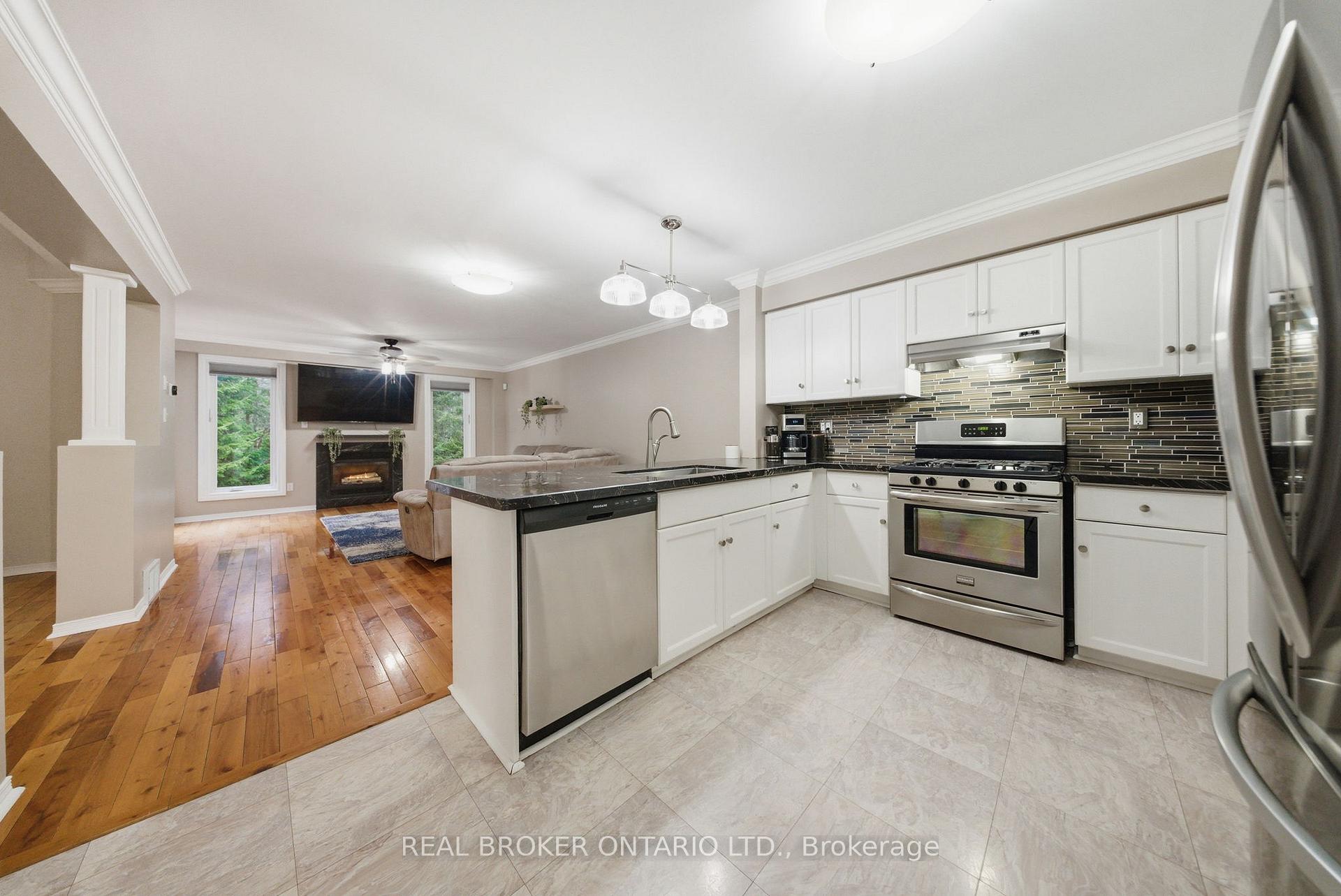 Photo 10 of 29 Alder Street, Orangeville — HOMEH