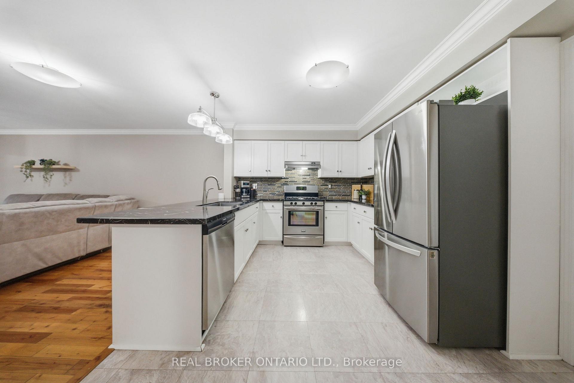 Photo 11 of 29 Alder Street, Orangeville — HOMEH