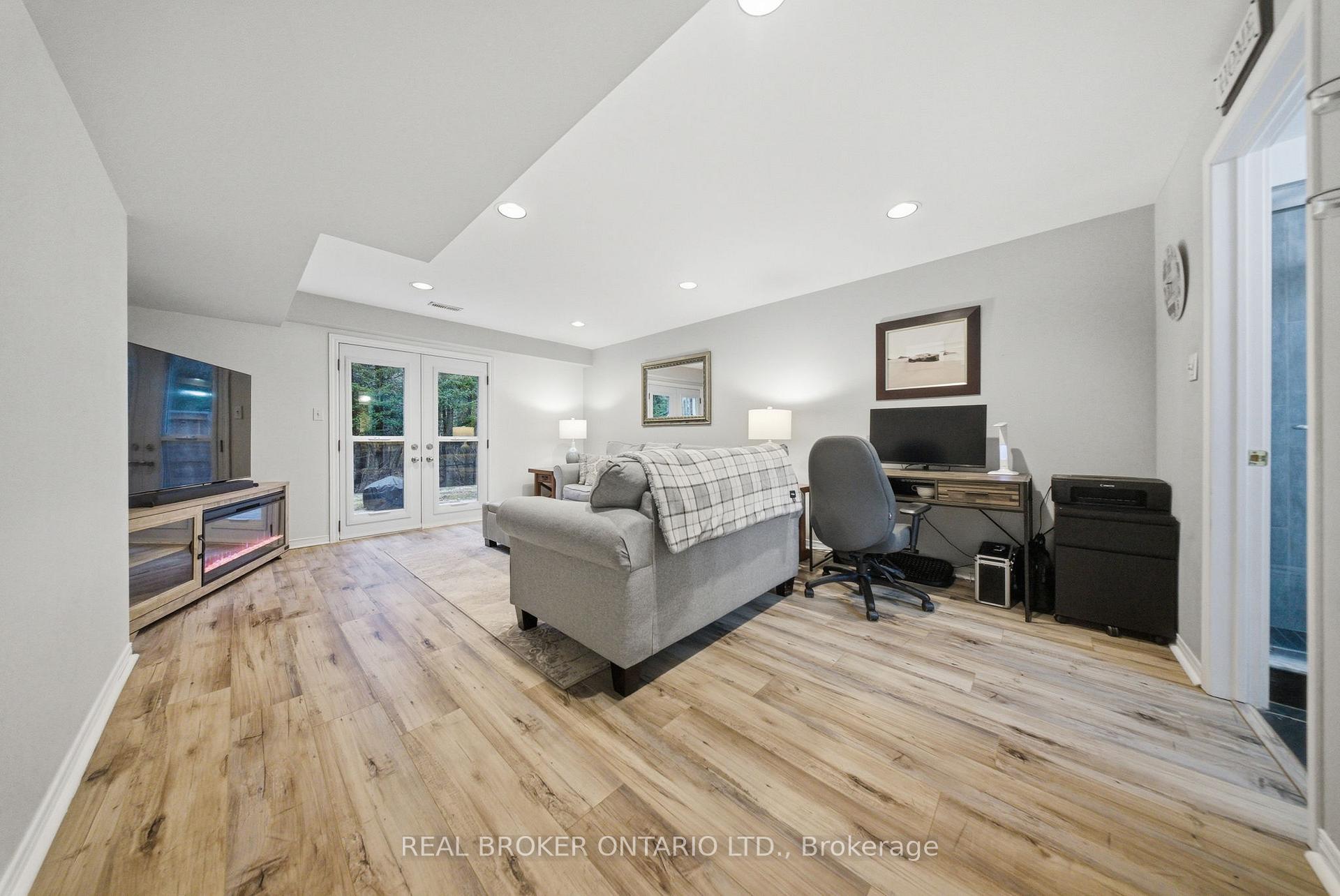 Photo 24 of 29 Alder Street, Orangeville — HOMEH