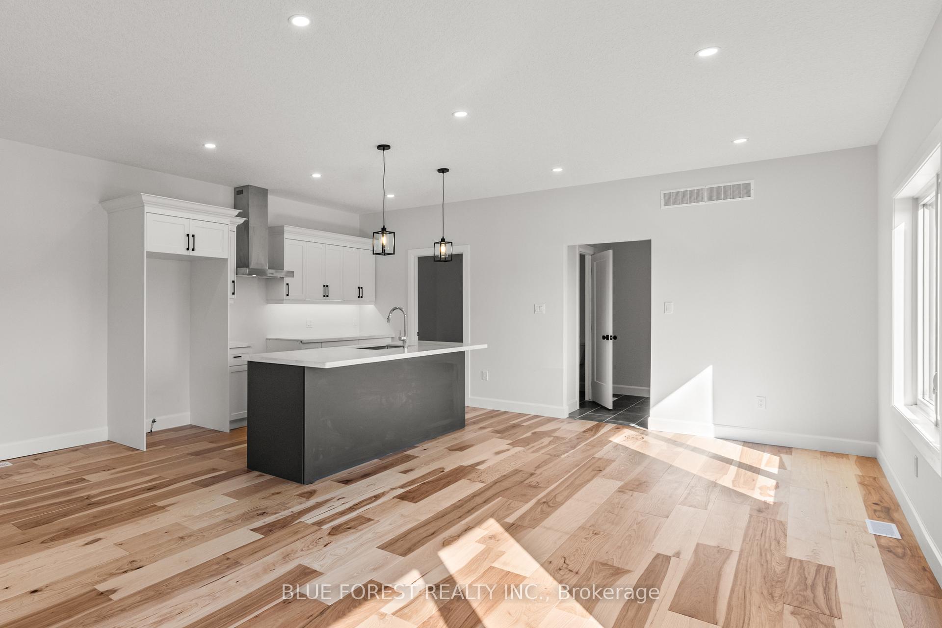 Photo 5 of 198 McRae Street, Southwest Middlesex, Glencoe — HOMEH