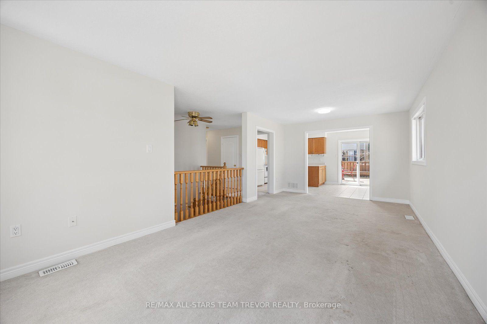 Photo 5 of 23 Dovedale Drive, Georgina, Keswick South — HOMEH