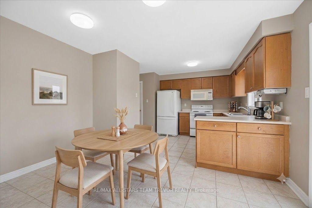 Photo 6 of 23 Dovedale Drive, Georgina, Keswick South — HOMEH