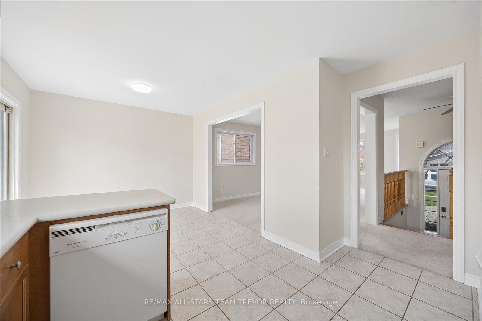 Photo 10 of 23 Dovedale Drive, Georgina, Keswick South — HOMEH