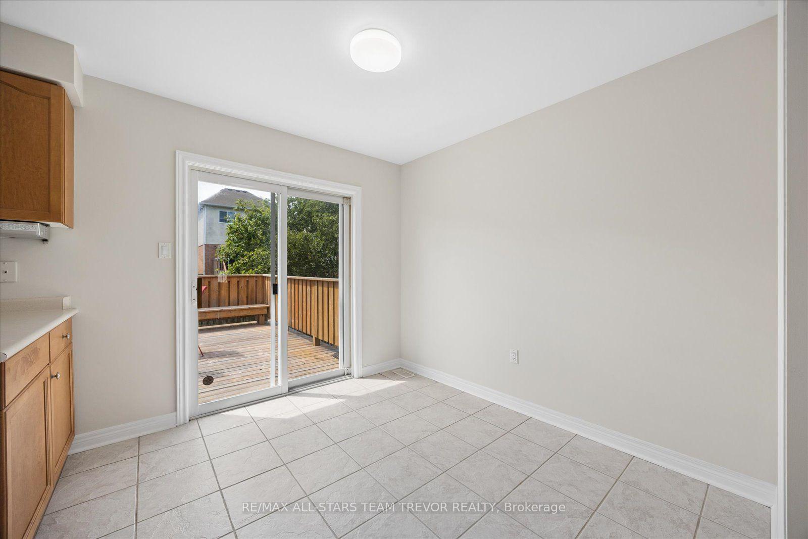 Photo 12 of 23 Dovedale Drive, Georgina, Keswick South — HOMEH
