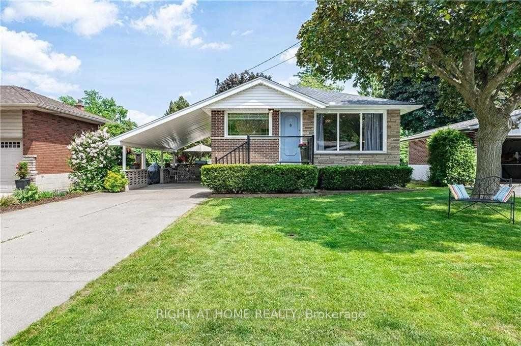 Photo 1 of 118 Briarwood Crescent, Hamilton, Buchanan — HOMEH