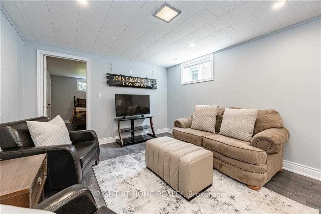 Photo 4 of 118 Briarwood Crescent, Hamilton, Buchanan — HOMEH