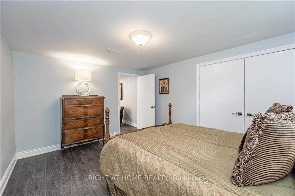 Photo 9 of 118 Briarwood Crescent, Hamilton, Buchanan — HOMEH