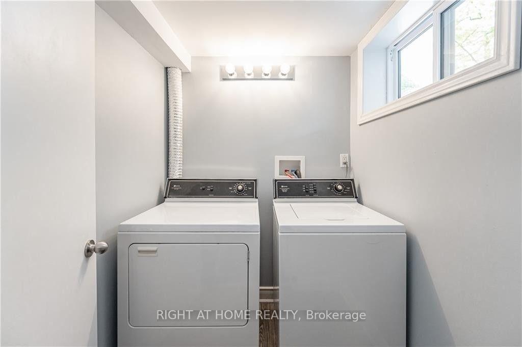 Photo 11 of 118 Briarwood Crescent, Hamilton, Buchanan — HOMEH