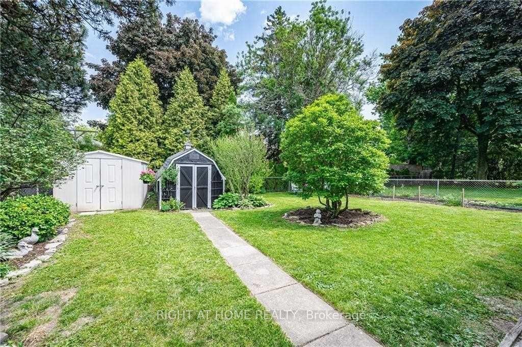 Photo 12 of 118 Briarwood Crescent, Hamilton, Buchanan — HOMEH