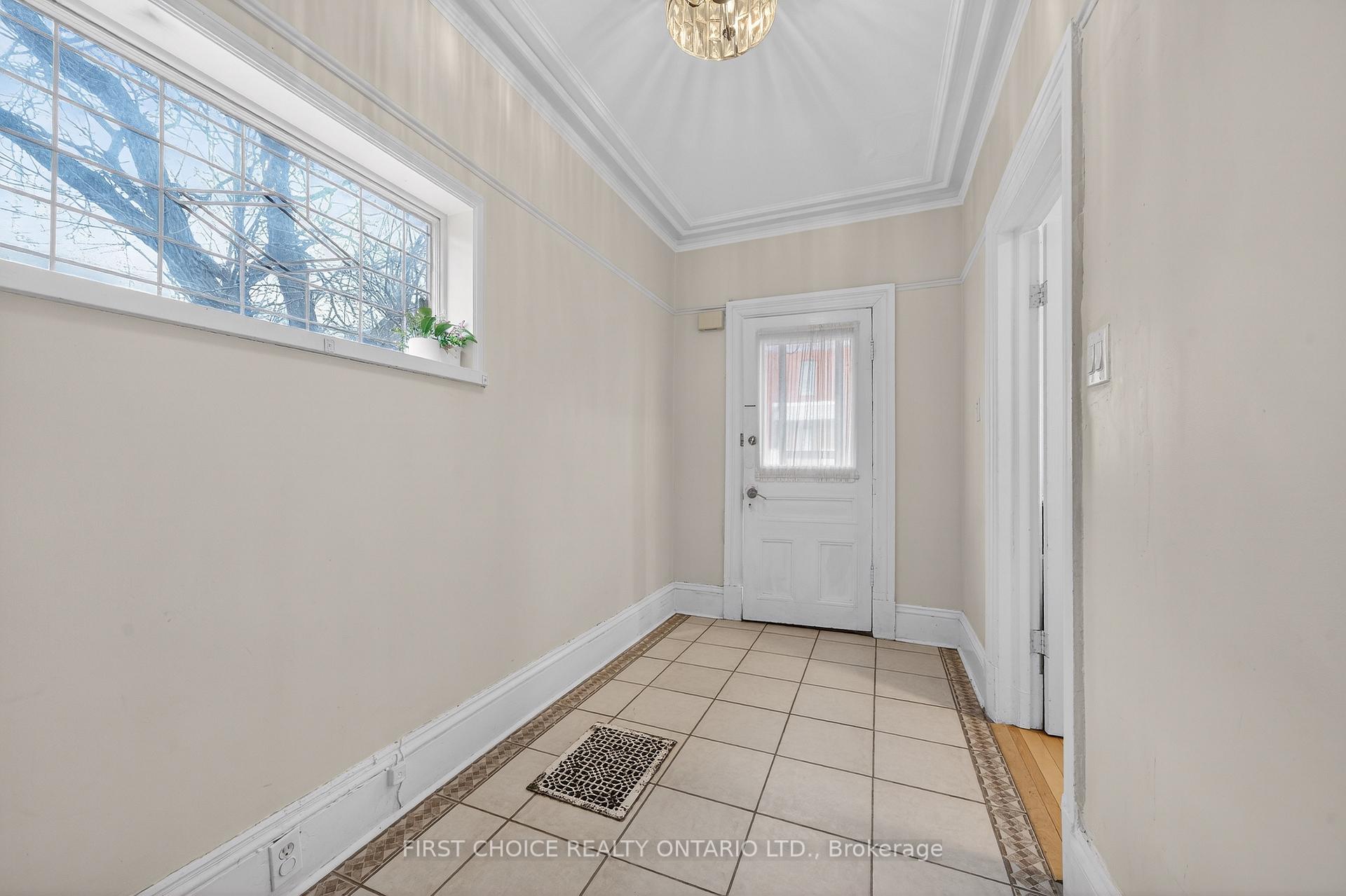 Photo 3 of 34 Gilmour Street, Ottawa, Ottawa Centre/Golden Triangle — HOMEH