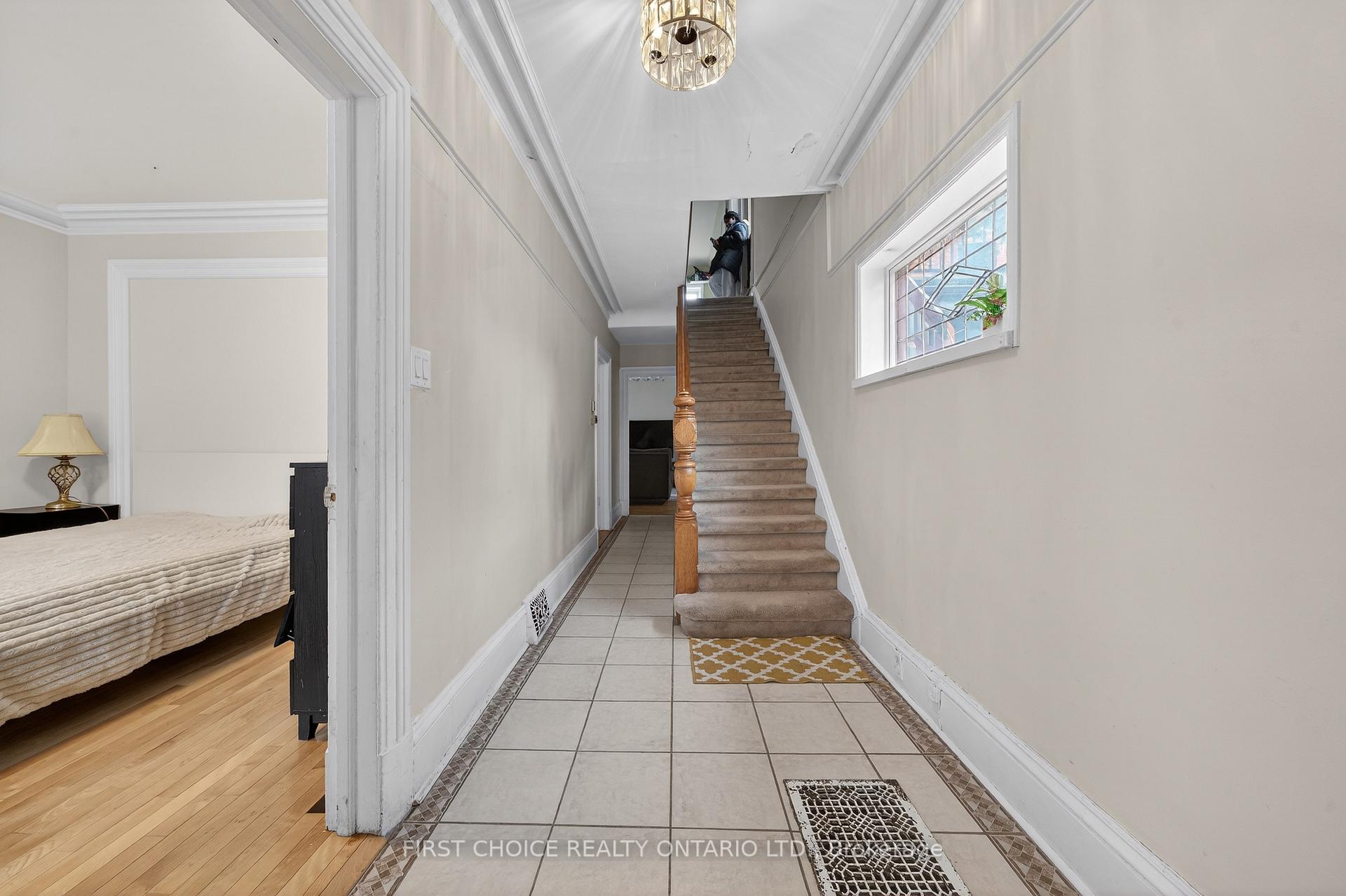 Photo 4 of 34 Gilmour Street, Ottawa, Ottawa Centre/Golden Triangle — HOMEH
