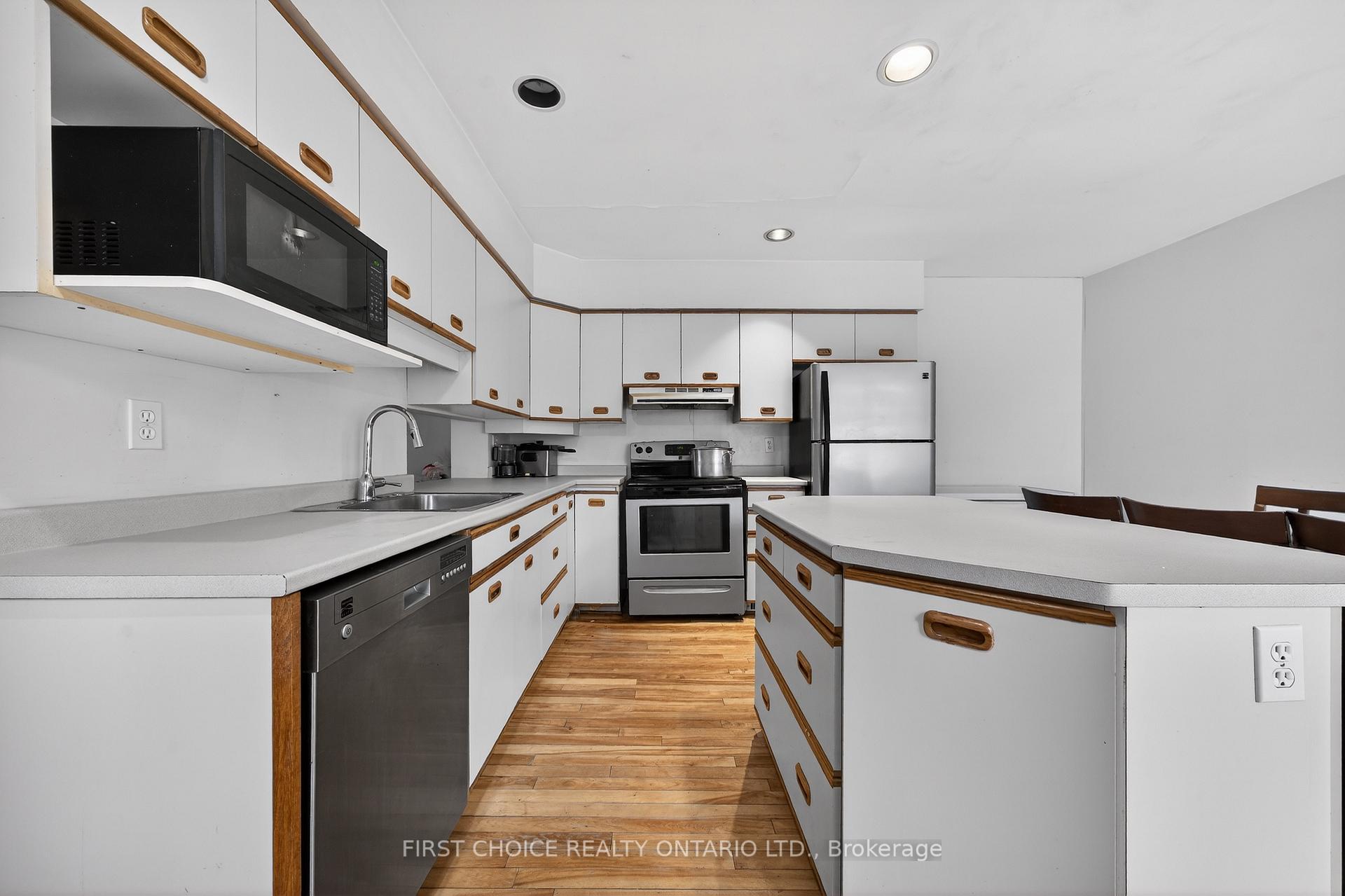 Photo 6 of 34 Gilmour Street, Ottawa, Ottawa Centre/Golden Triangle — HOMEH