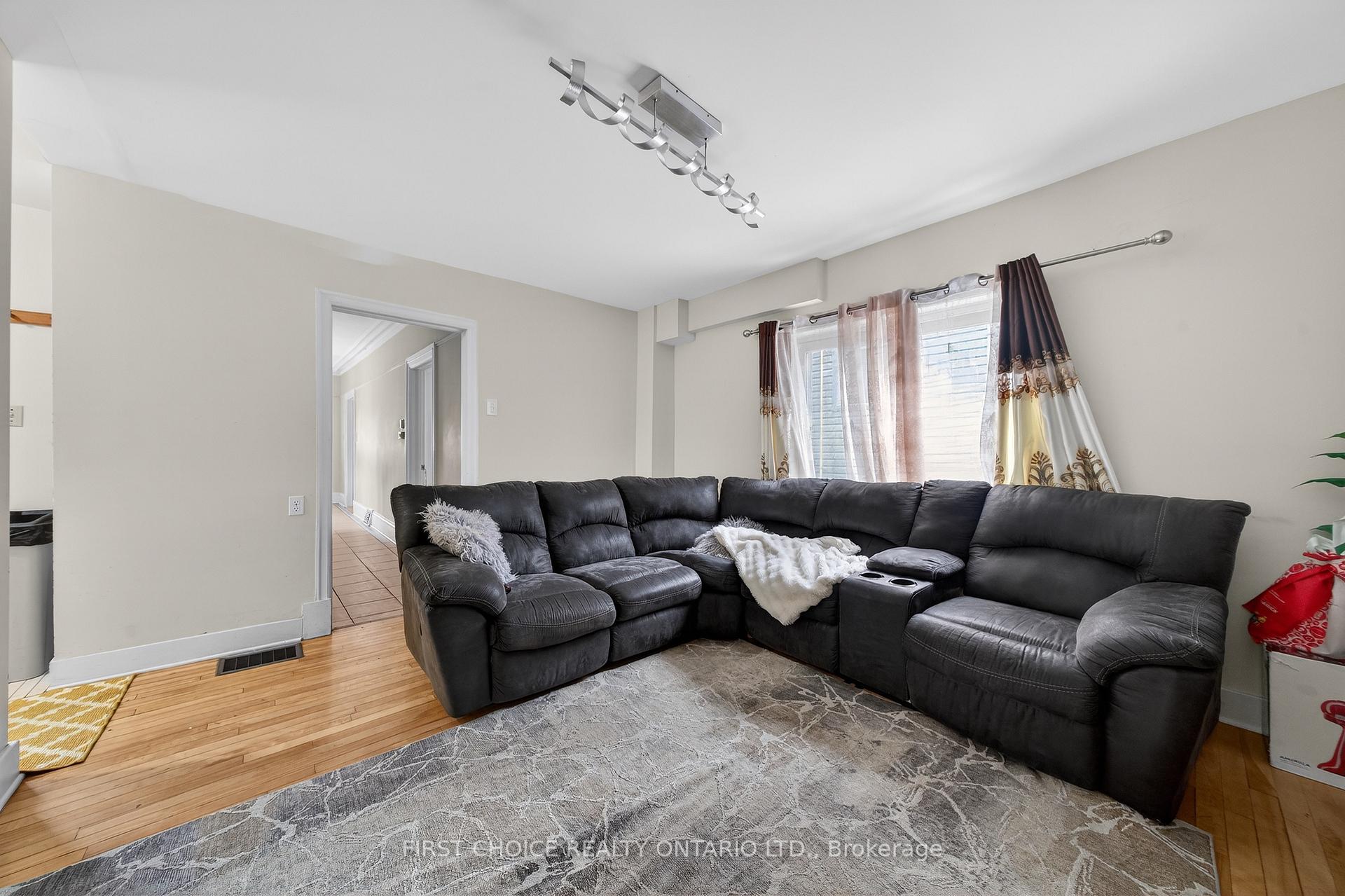 Photo 10 of 34 Gilmour Street, Ottawa, Ottawa Centre/Golden Triangle — HOMEH