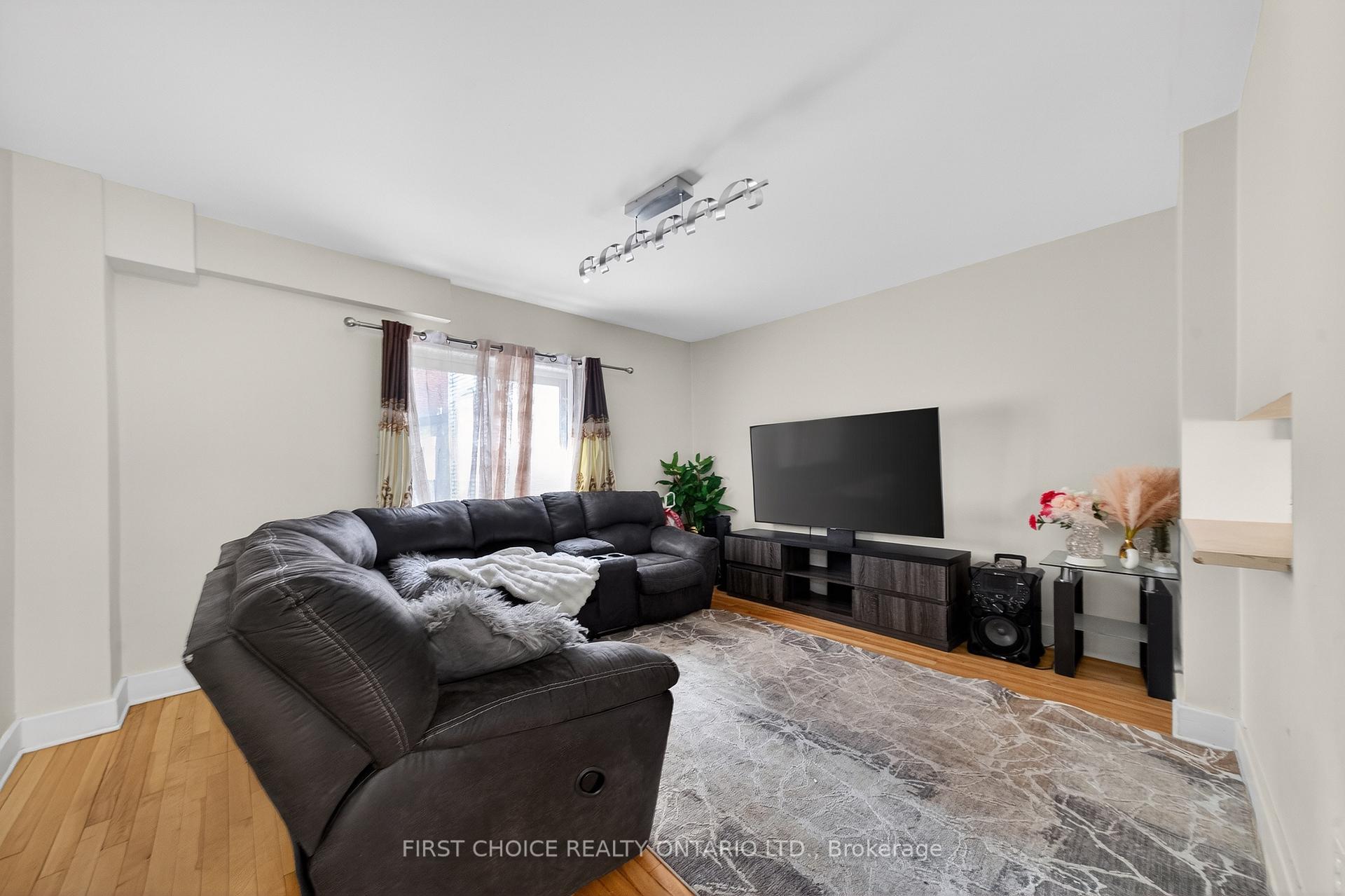 Photo 11 of 34 Gilmour Street, Ottawa, Ottawa Centre/Golden Triangle — HOMEH