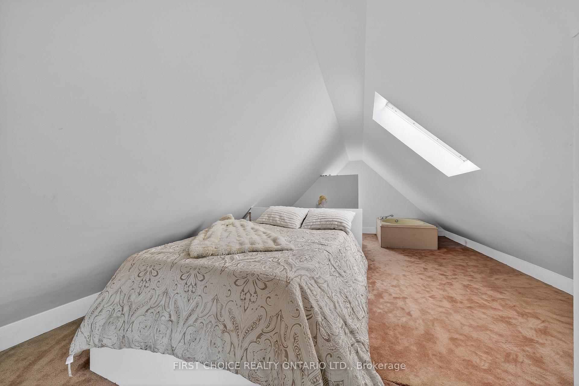 Photo 23 of 34 Gilmour Street, Ottawa, Ottawa Centre/Golden Triangle — HOMEH